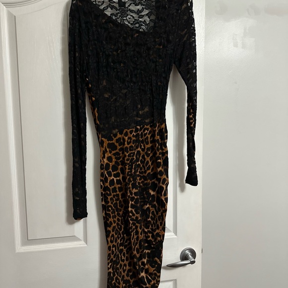 Leopard print and lace dress - Picture 5 of 8